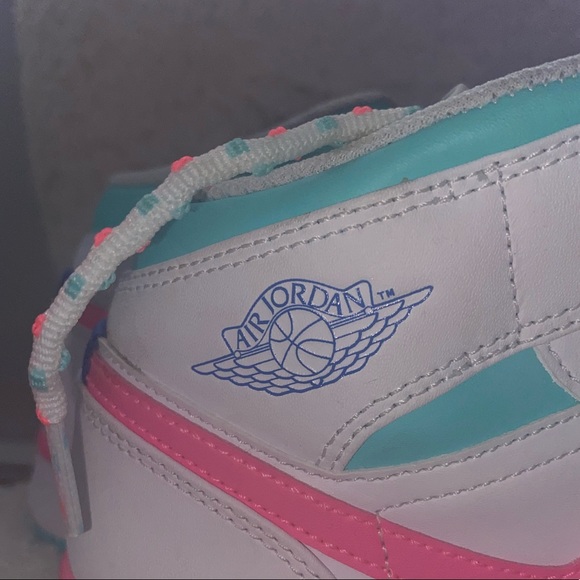 Nike Jordan 1 Mid ‘Digital Pink’ - Picture 2 of 3